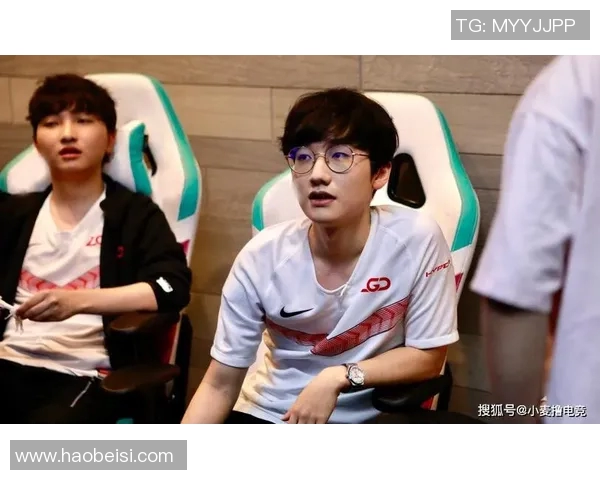 esports数据TES在世界冠军杯中的团队协作表现分析与点评